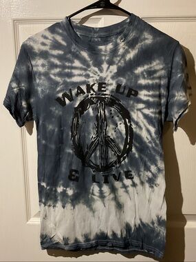 Tie-Dye Distressed 'Wake Up & Live' Short Sleeve Tee - Blue/White